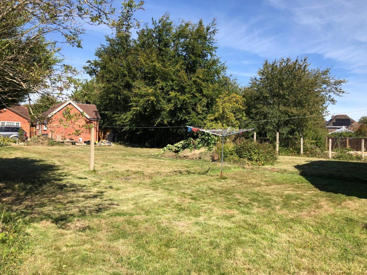 شقة Amazing Quiet Garden House Near London Luton Airport المظهر الخارجي الصورة
