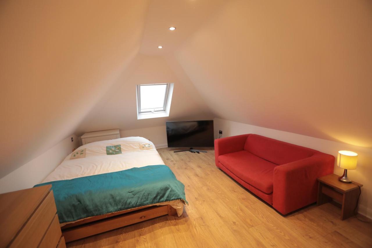 شقة Amazing Quiet Garden House Near London Luton Airport المظهر الخارجي الصورة