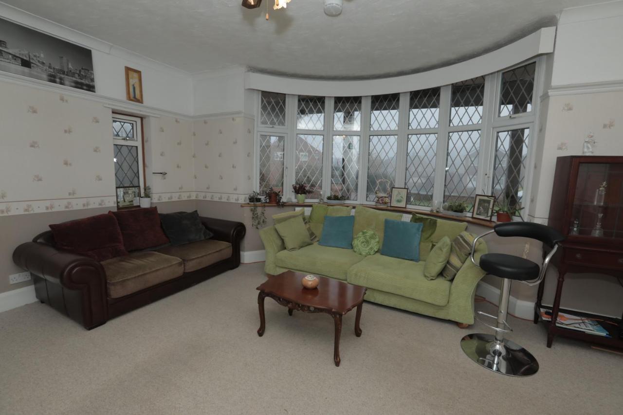شقة Amazing Quiet Garden House Near London Luton Airport المظهر الخارجي الصورة