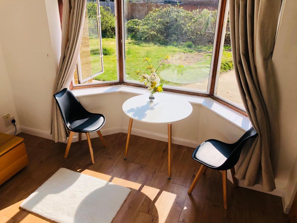 شقة Amazing Quiet Garden House Near London Luton Airport المظهر الخارجي الصورة