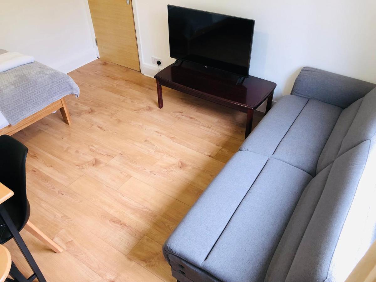 شقة Amazing Quiet Garden House Near London Luton Airport المظهر الخارجي الصورة
