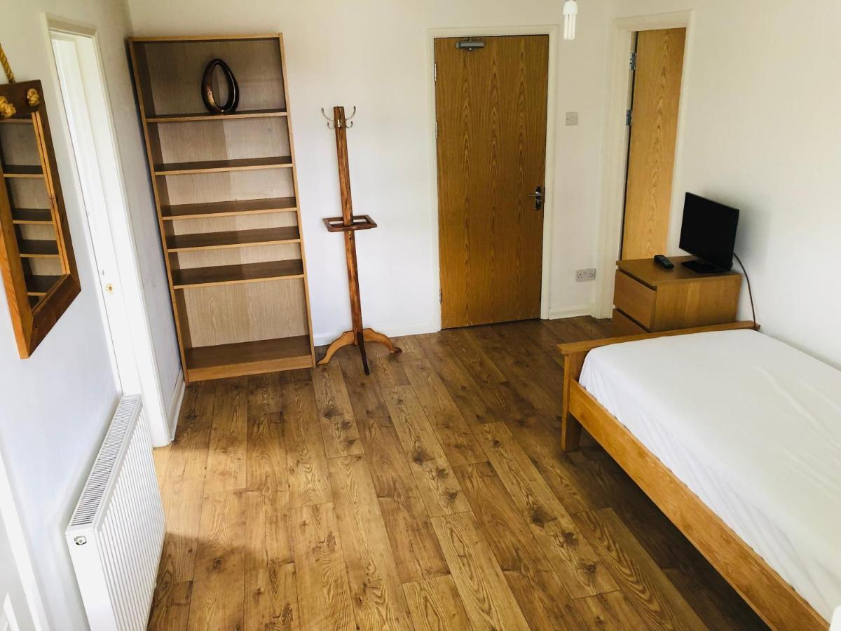 شقة Amazing Quiet Garden House Near London Luton Airport المظهر الخارجي الصورة