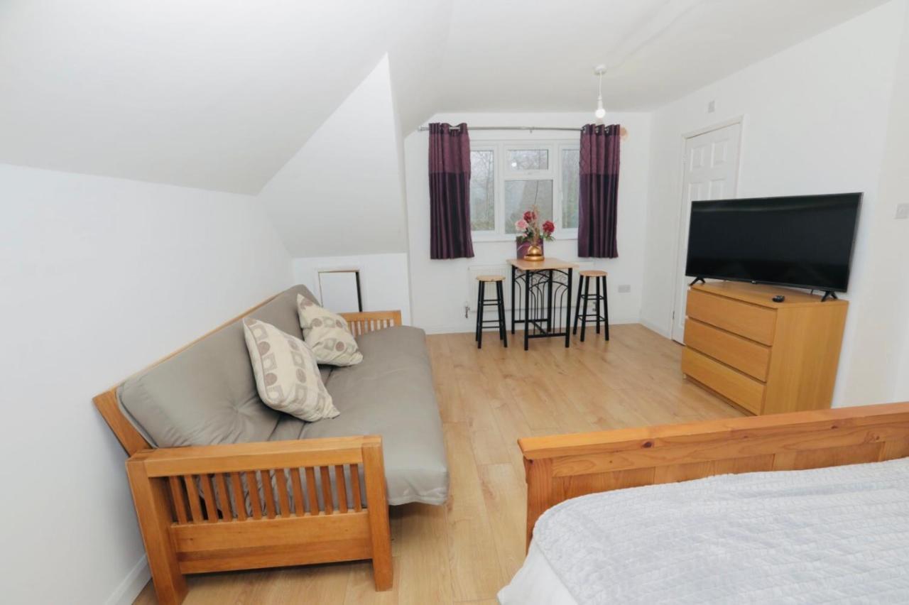 شقة Amazing Quiet Garden House Near London Luton Airport المظهر الخارجي الصورة
