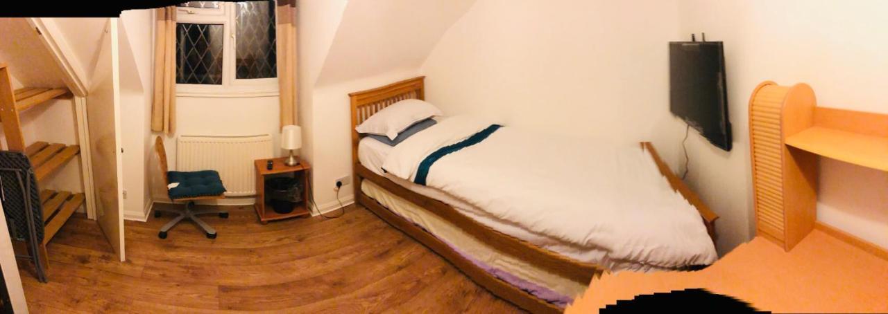 شقة Amazing Quiet Garden House Near London Luton Airport المظهر الخارجي الصورة