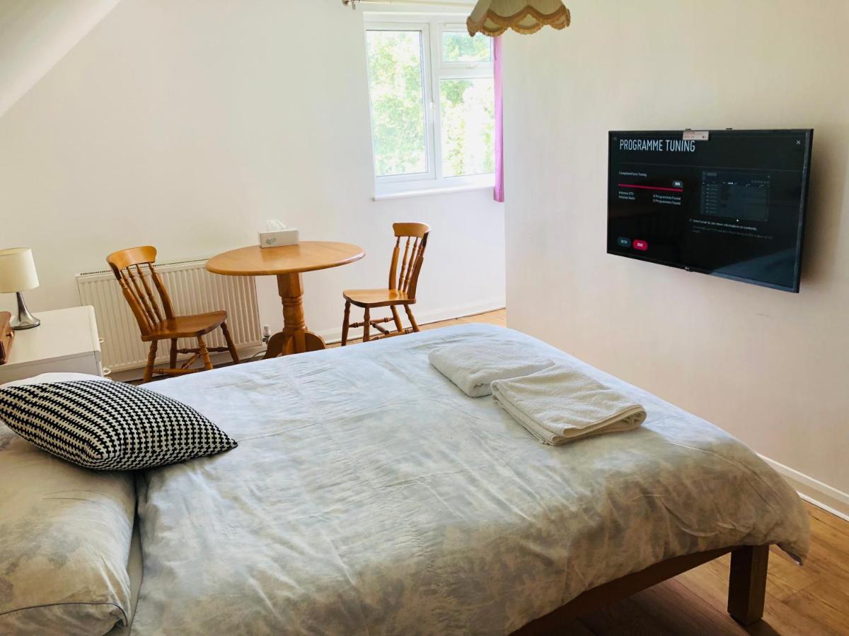 شقة Amazing Quiet Garden House Near London Luton Airport المظهر الخارجي الصورة
