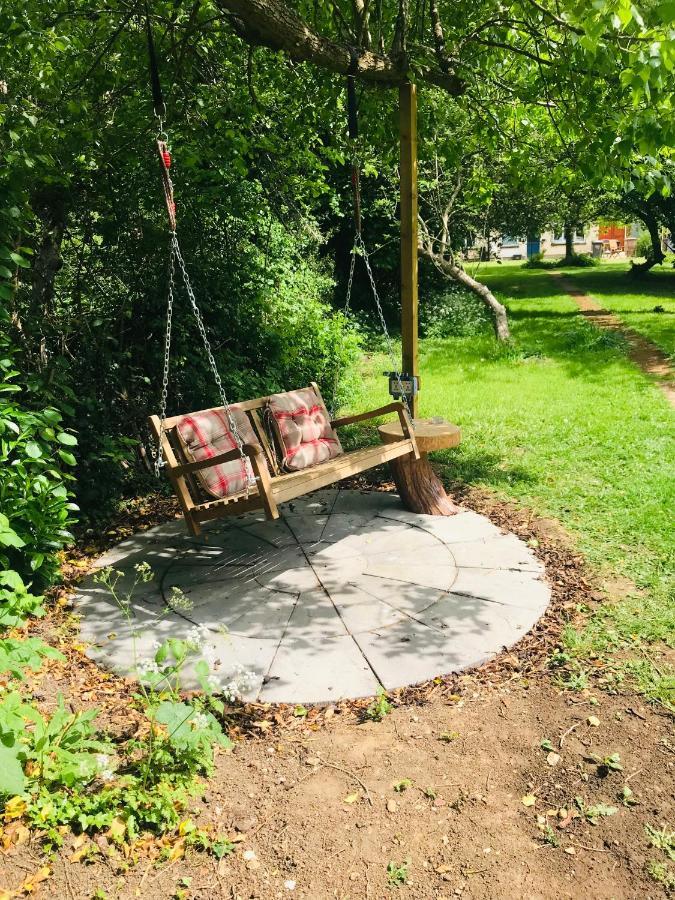 شقة Amazing Quiet Garden House Near London Luton Airport المظهر الخارجي الصورة