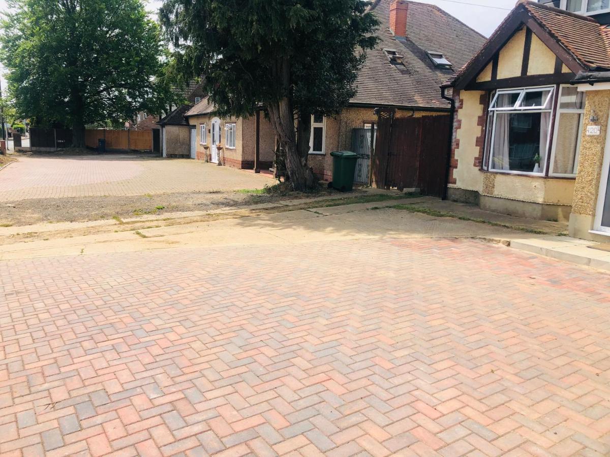 شقة Amazing Quiet Garden House Near London Luton Airport المظهر الخارجي الصورة