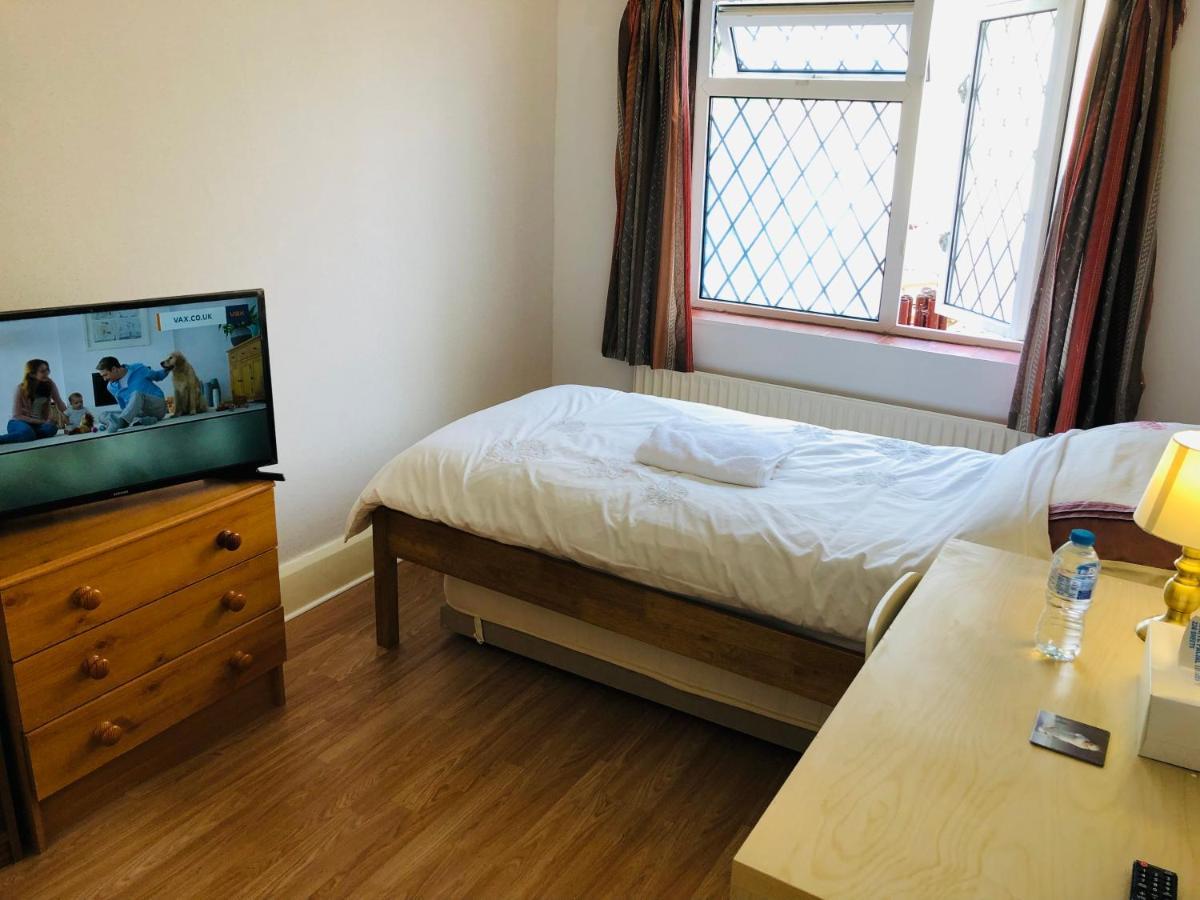 شقة Amazing Quiet Garden House Near London Luton Airport المظهر الخارجي الصورة
