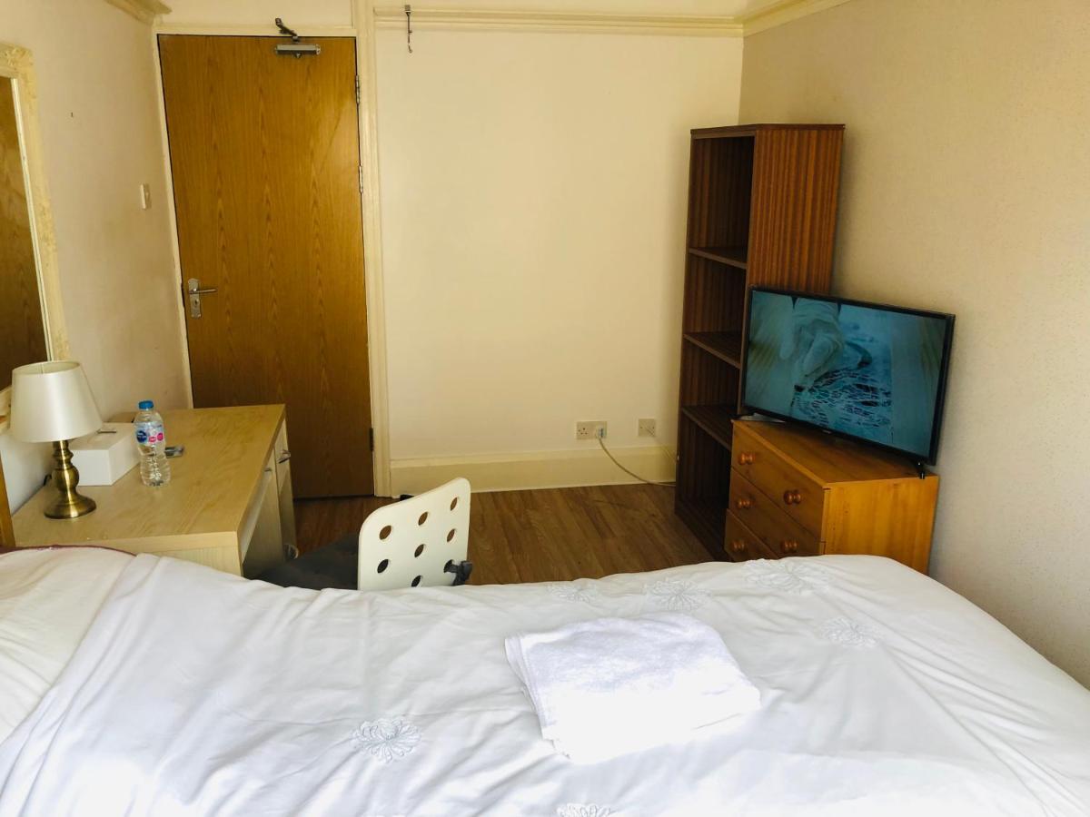 شقة Amazing Quiet Garden House Near London Luton Airport المظهر الخارجي الصورة